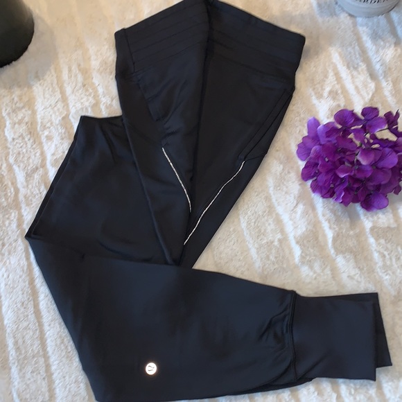 Lululemon Flurry Up High-Rise Jogger - Black - Picture 7 of 11